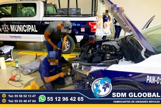 Conversion Equipamiento Fabricacion y Venta de Patrullas Pick Up, Accesorios Metalicos, Equipo Comunicacion, Luces El equipamiento Pick-up es uno de los mas completos para patrulla, ya que cuenta con una gran variedad de accesorios metálicos, así como accesorios visual acústico. En cuestión de accesorios metálicos contamos con Tumbaburros, Roll Bar de 3 Arcos Tipo Com­­ando, Banca central con respaldo, Defensa Trasera Tipo Escalón. En la parte de accesorios visual acústico cuenta con Torreta, Sirena y Bocina, adicional mente se le puede agregar un Kit de Estrobos en faros Marca WHELEN, FEDERAL SIGNAL, EPCOMSomos una Empresa Mexicana líder en el Mercado con años de experiencia, especialistas en el Equipamiento de Patrullas Equipadas Cajas y Remolques Unidades Moviles Especiales de Seguridad, Rescate, Salvamento, Salud, Comunicacion, Higine, etc.,Somos fabribricantes directos, distribuidores en todo Mexico, comunicate y te atenderemos personalmente. contamos con las mejores marcas en el mecado 